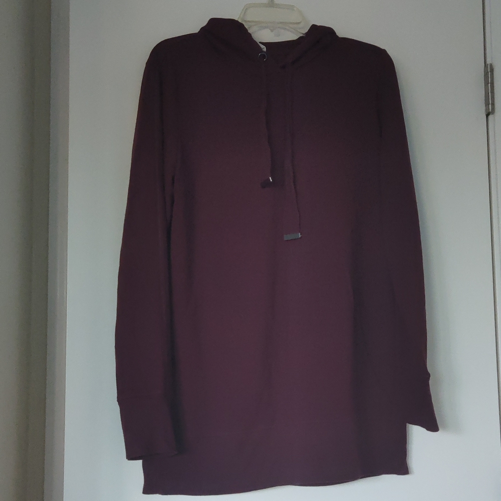 Elongated athletic hoodie